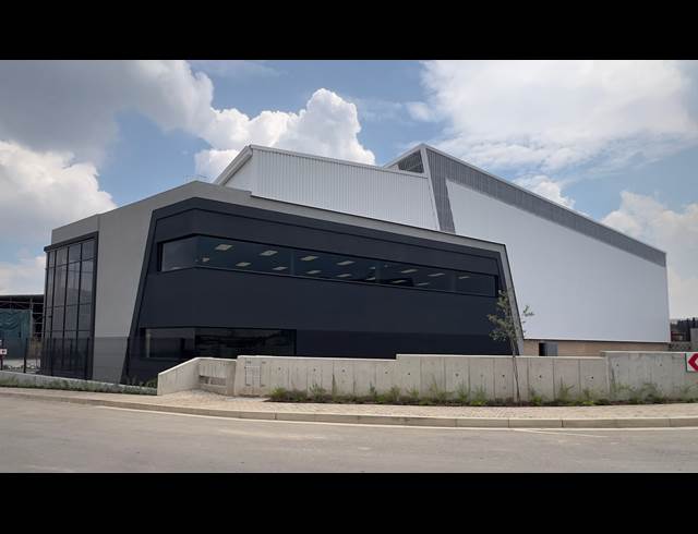 3,107M² WAREHOUSE TO LET IN AIRPORT PARK