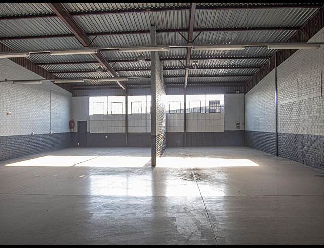 724M² WAREHOUSE TO LET IN HALFWAY HOUSE