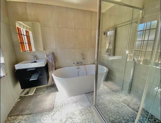 3 BEDROOM HOUSE TO LET IN PARKTOWN