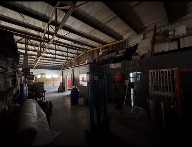 1,034M² WAREHOUSE TO LET IN BRIARDENE