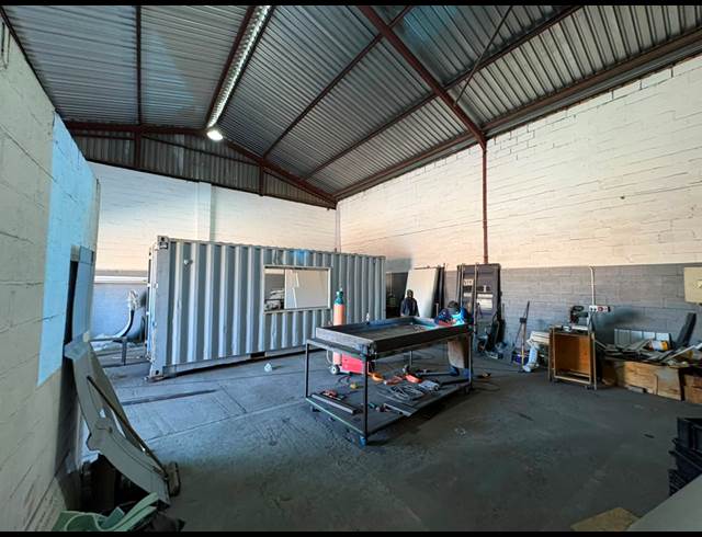 304M² WAREHOUSE TO LET IN BROADLANDS PARK