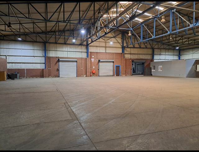2,280M² WAREHOUSE TO LET IN POMONA