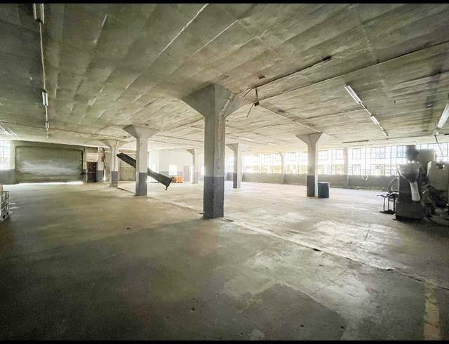 700M² WAREHOUSE TO LET IN NEW GERMANY