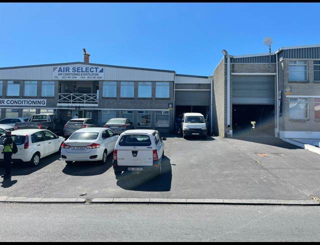 284M² WAREHOUSE TO LET IN EVERITE INDUSTRIA