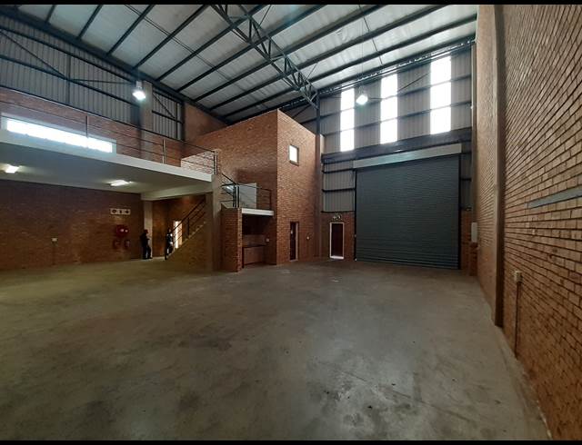 417M² WAREHOUSE TO LET IN LANSERIA