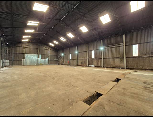 3,200M² WAREHOUSE TO LET IN GERMISTON SOUTH