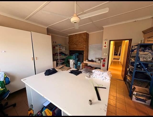130M² OFFICE TO LET IN MALMESBURY INDUSTRIA