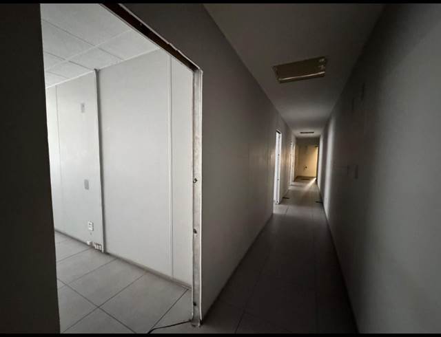 2,300M² WAREHOUSE TO LET IN ROBERTVILLE