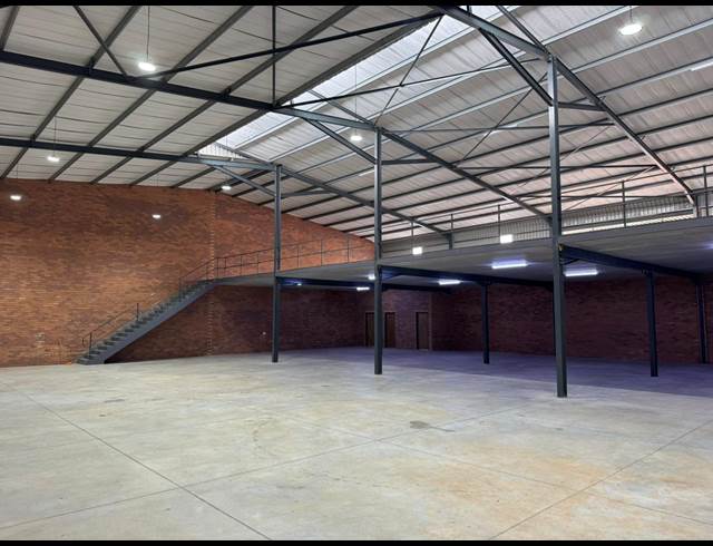 1,162M² WAREHOUSE TO LET IN ORMONDE