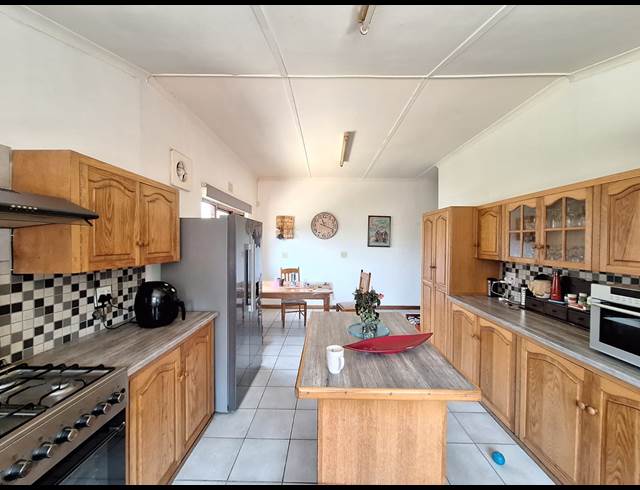 3 bed property to rent in PAGLANDE