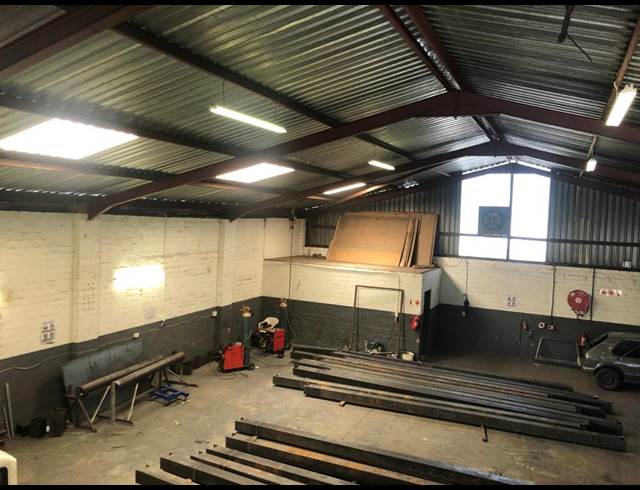 435M² WAREHOUSE TO LET IN STIKLAND INDUSTRIAL