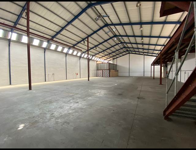 1,250M² WAREHOUSE TO LET IN KILLARNEY GARDENS