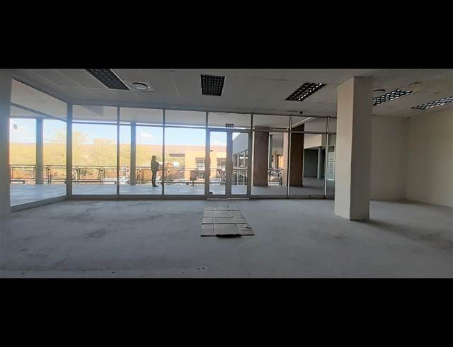 95M² OFFICE TO LET IN MAGALIESKRUIN