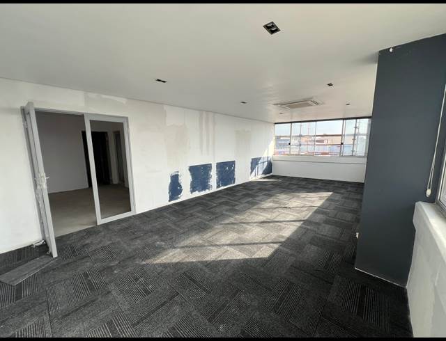 1,206M² OFFICE TO LET IN WINDERMERE