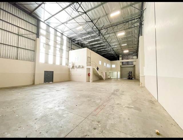 752M² WAREHOUSE TO LET IN RIVERHORSE VALLEY
