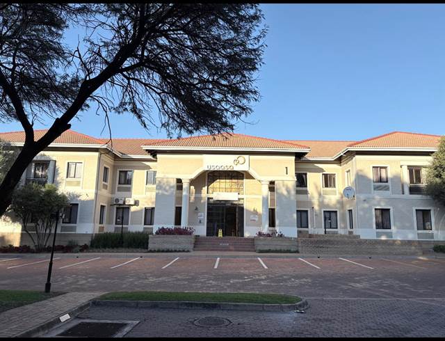 1,525M² OFFICE TO LET IN VORNA VALLEY