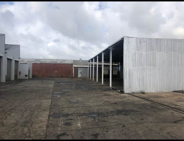 1,600M² WORKSHOP TO LET IN TRIANGLE FARM