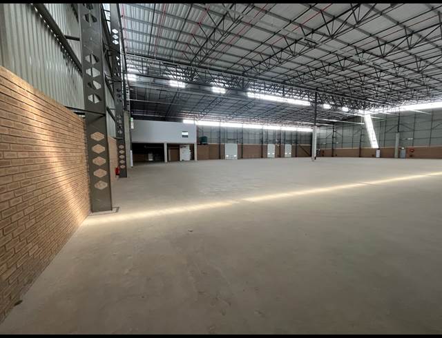 3,107M² WAREHOUSE TO LET IN AIRPORT PARK