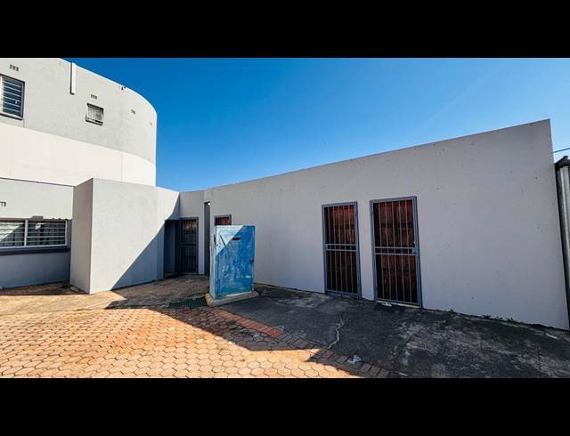 1,200M² WAREHOUSE TO LET IN ROODEPOORT CENTRAL