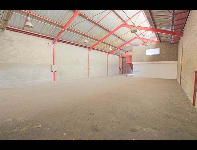 291M² WAREHOUSE TO LET IN ROBERTVILLE