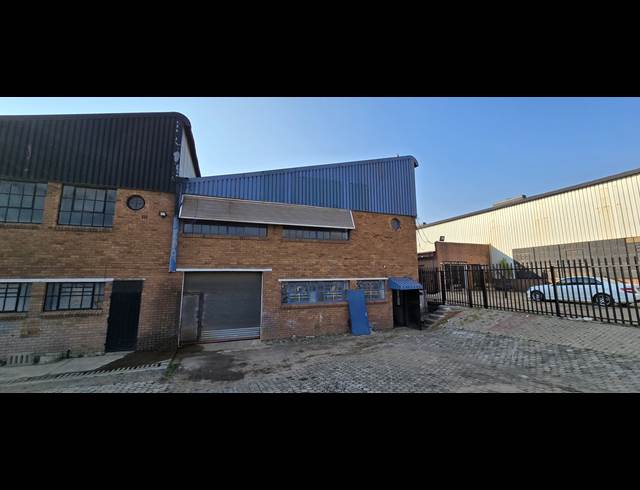 690M² WAREHOUSE TO LET IN STORMILL