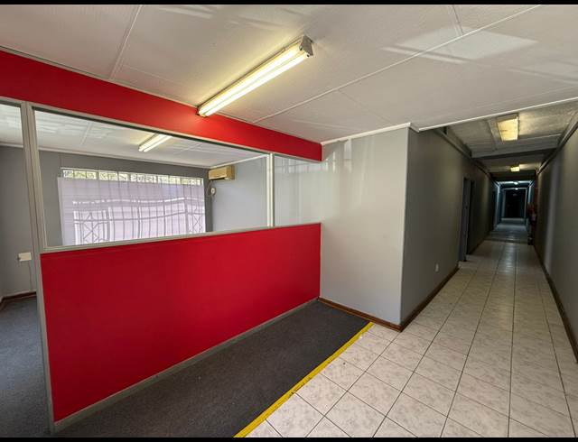 209M² OFFICE TO LET IN STRIJDOMPARK
