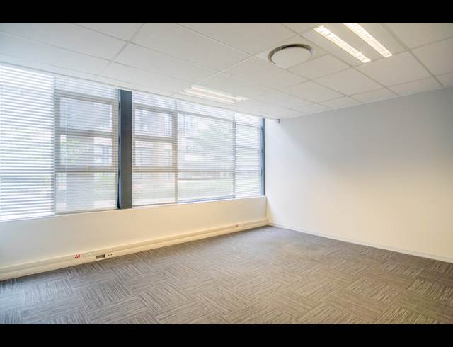 600M² OFFICE TO LET IN PARKHAVEN