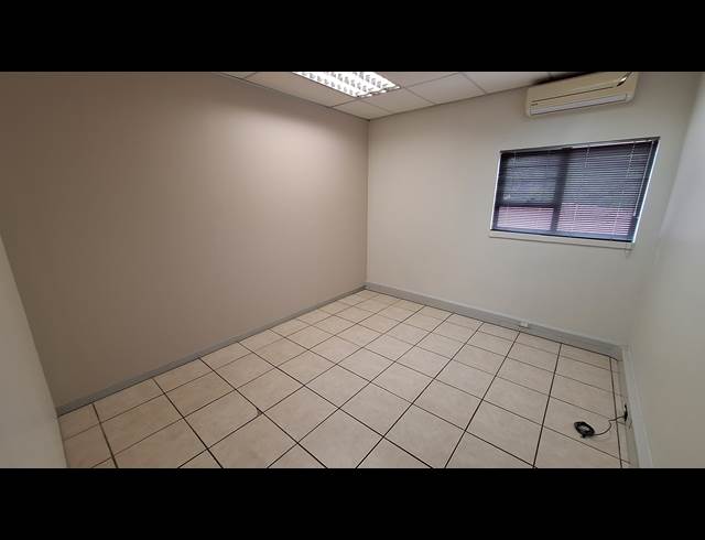 88.20M² OFFICE TO LET IN SONHEUWEL