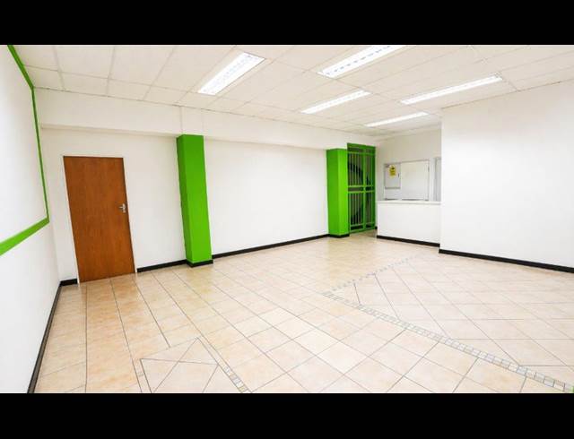134M² BUSINESS CENTRE TO LET IN NELSPRUIT EXT 14