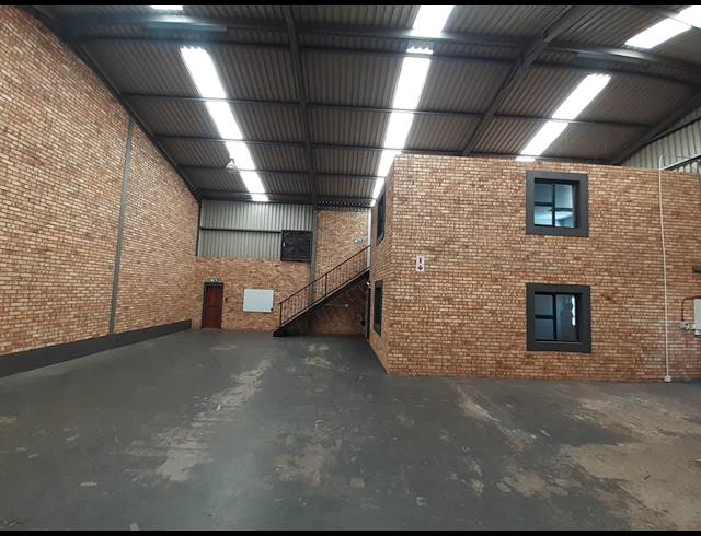 254M² WAREHOUSE TO LET IN PRINCESS AH