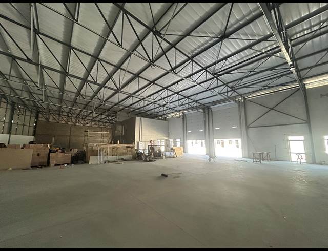 406M² WAREHOUSE TO LET IN SACKS CIRCLE INDUSTRIAL