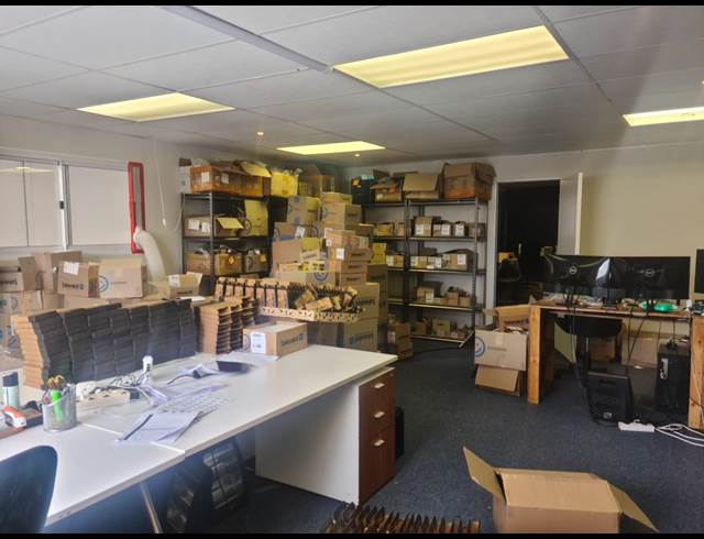 355M² WAREHOUSE RENTED IN WESTLAKE