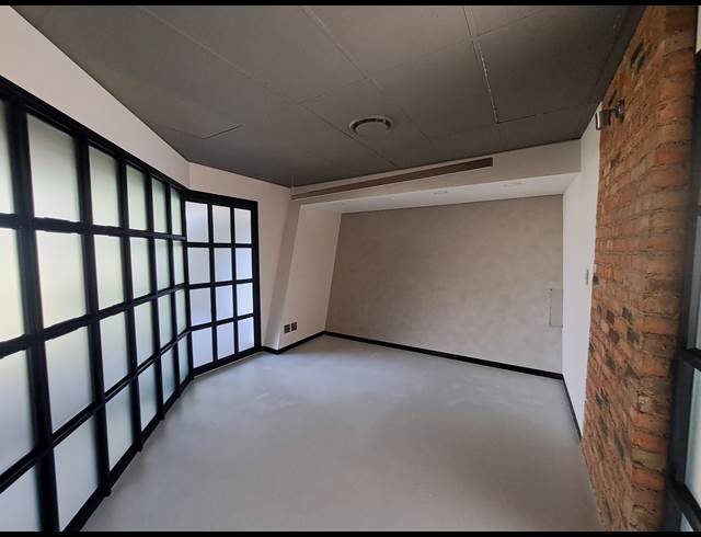 345M² OFFICE TO LET IN HYDE PARK
