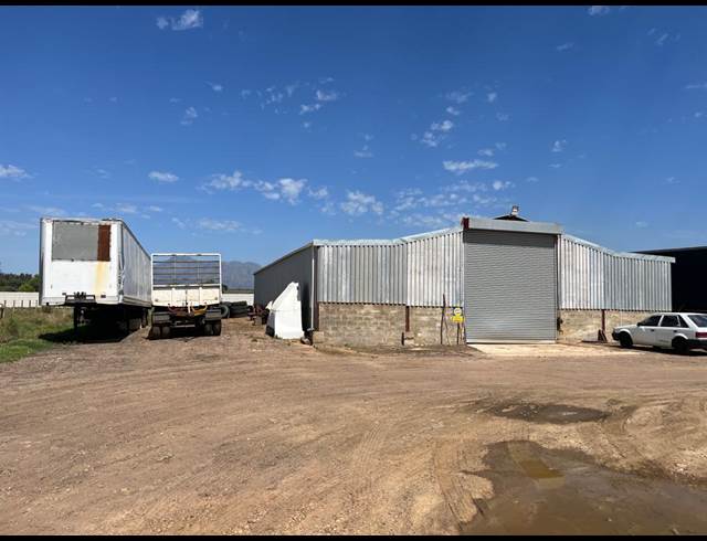380M² BUILDING TO LET IN PAARL SOUTH