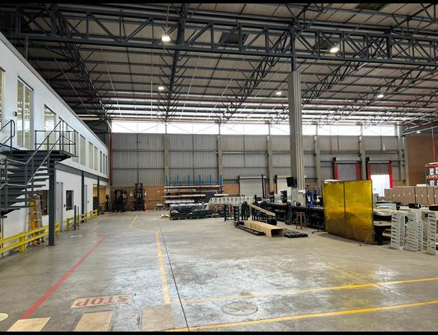 3,816M² WAREHOUSE TO LET IN GOSFORTH PARK