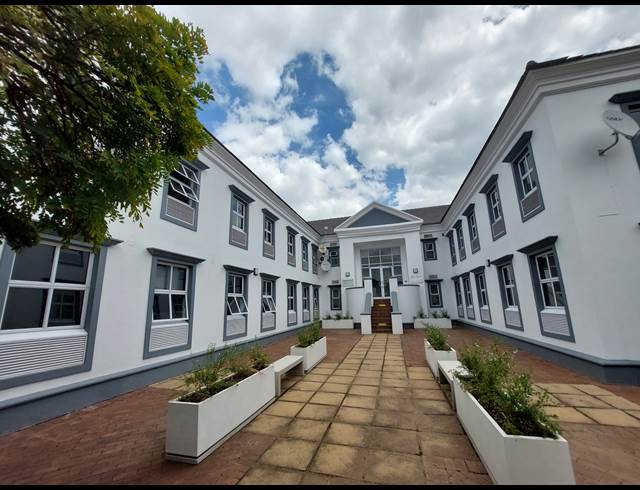 172M² OFFICE TO LET IN BRYANSTON