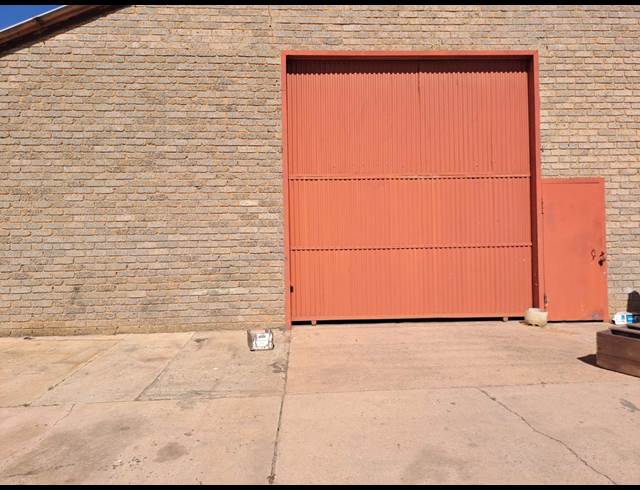 M² BUILDING TO LET IN DENNYDALE