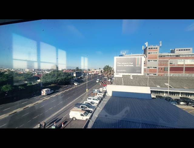 200M² OFFICE TO LET IN SALT RIVER