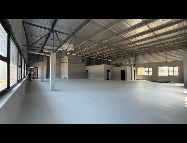 317M² BUSINESS CENTRE TO LET IN UMGENI BUSINESS PARK