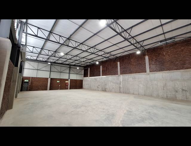 548M² WAREHOUSE TO LET IN LASER PARK