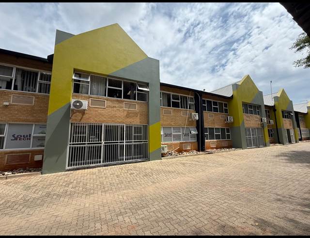 555M² WAREHOUSE TO LET IN RANDJESPARK