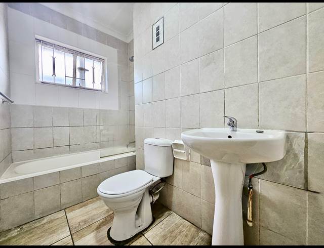 4 bed property to rent in NORKEM PARK