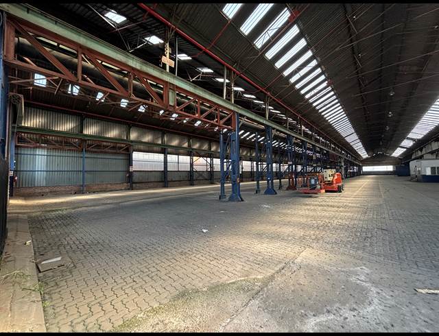 4,751M² WAREHOUSE TO LET IN ELANDSFONTEIN