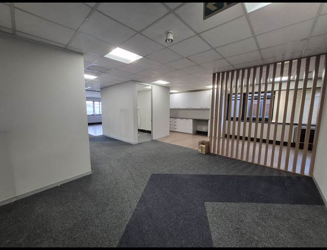 377M² OFFICE TO LET IN SANDTON CENTRAL