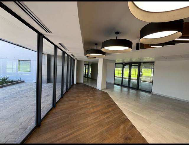 520M² OFFICE TO LET IN VORNA VALLEY