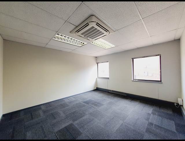 3,230M² BUSINESS TO LET IN VORNA VALLEY