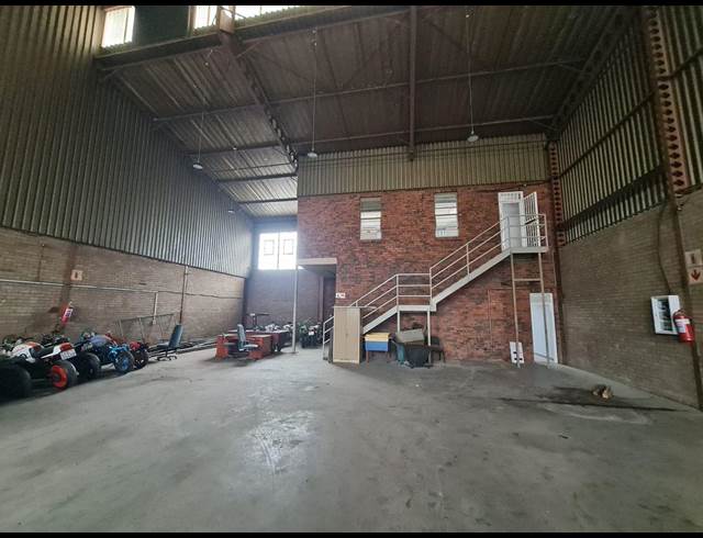 500M² WAREHOUSE TO LET IN WADEVILLE