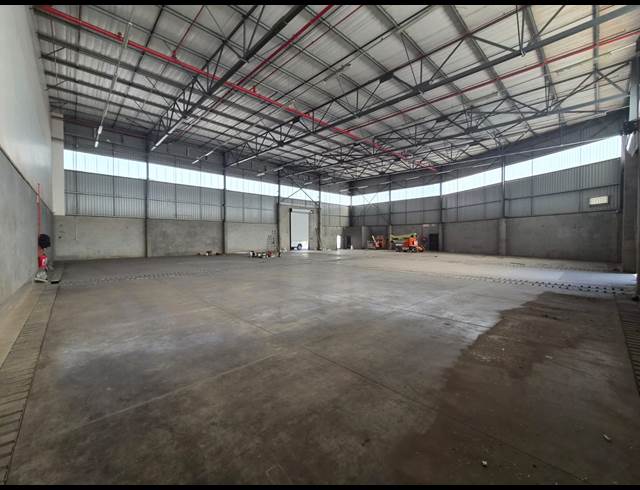 927M² WAREHOUSE TO LET IN POMONA