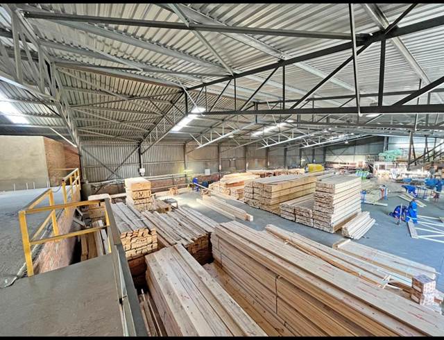 2,500M² WAREHOUSE TO LET IN SPARTAN