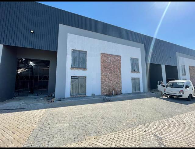 718M² WAREHOUSE TO LET IN STIKLAND INDUSTRIAL